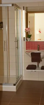 Ein Badezimmer in der Unterkunft Hotel Zwei Linden