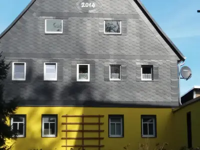 Das Gebäude in dem sich die Ferienwohnung befindet