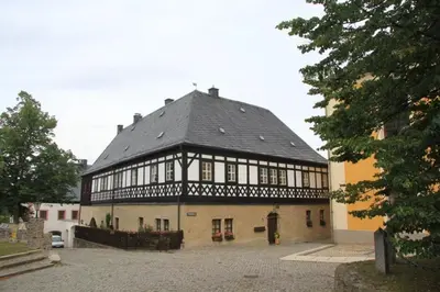 Das Gebäude in dem sich die Ferienwohnung befindet
