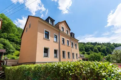 Das Gebäude in dem sich die Ferienwohnung befindet