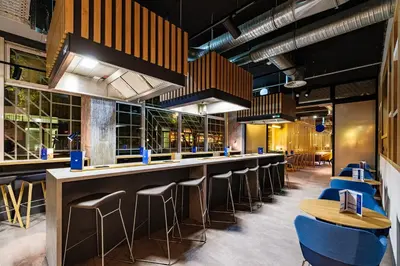 Ein Restaurant oder anderes Speiselokal in der Unterkunft Holiday Inn Express Dresden Zentrum by IHG