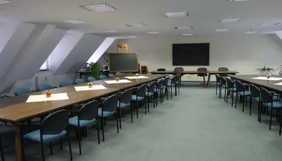 Der Geschäftsbereich oder Konferenzraum in der Unterkunft WEST Hotel an der Sächsischen Weinstrasse