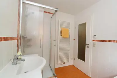 Ein Badezimmer in der Unterkunft Ferienhaus Schild