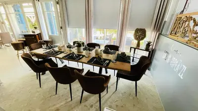 Ein Restaurant oder anderes Speiselokal in der Unterkunft Hotel Röhrsdorfer Hof