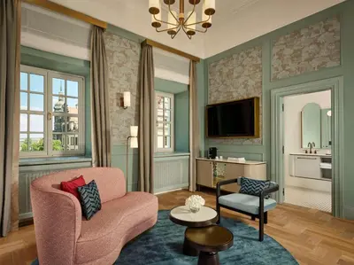 TV/Unterhaltungsangebot in der Unterkunft Hotel Taschenbergpalais Kempinski