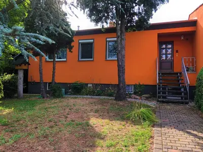 Ein Garten an der Unterkunft Ferienhaus am Wiesenweg