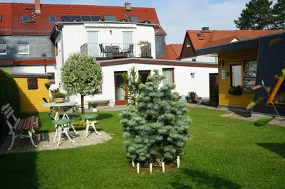 Ein Garten an der Unterkunft Pension Nr. 13 - B&B