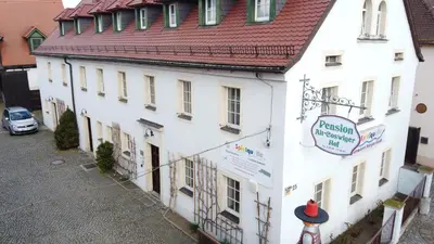 Das Gebäude in dem sich die Pension befindet