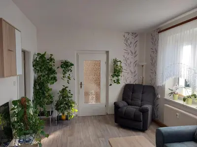 Ein Sitzbereich in der Unterkunft Ferienwohnung Lehmann