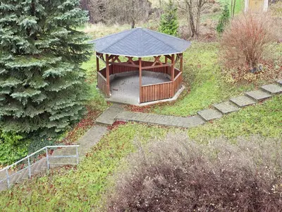 Ein Garten an der Unterkunft Retreat in the Ore Mountains