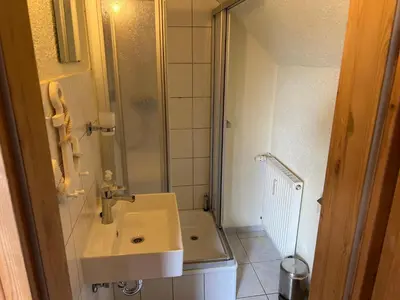 Ein Badezimmer in der Unterkunft Zimmervermietung Graupner