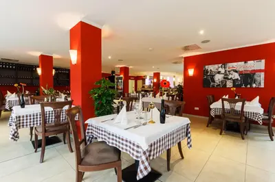 Ein Restaurant oder anderes Speiselokal in der Unterkunft AKZENT Hotel Frankenberg