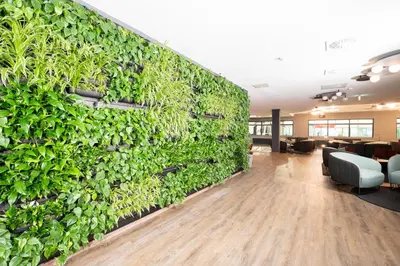 Ein Sitzbereich in der Unterkunft Feel Good Hotel