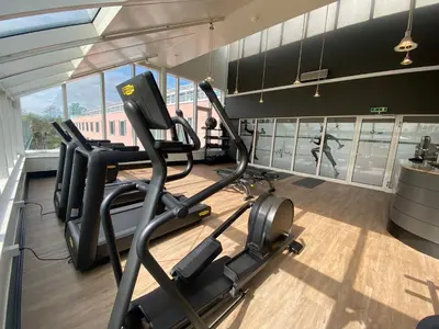 Das Fitnesscenter und/oder die Fitnesseinrichtungen in der Unterkunft co56 Hotel Chemnitz