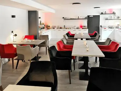 Ein Sitzbereich in der Unterkunft DORMERO Hotel Hoyerswerda