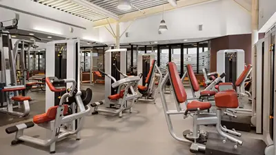 Das Fitnesscenter und/oder die Fitnesseinrichtungen in der Unterkunft Hilton Dresden an der Frauenkirche