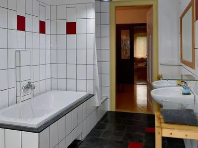 Ein Badezimmer in der Unterkunft Villa Rotschoenberg im Tal der Freiberger Mulde