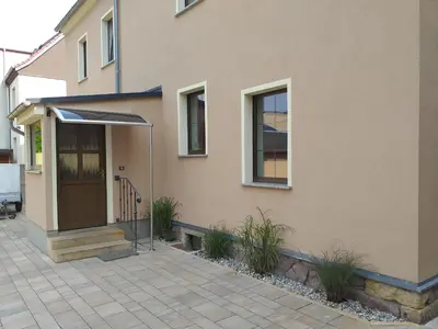Das Gebäude in dem sich die Ferienwohnung befindet