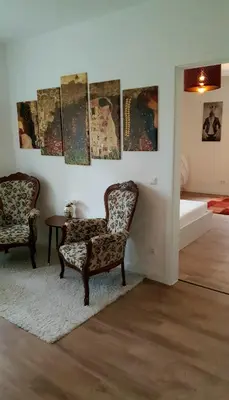 Ein Sitzbereich in der Unterkunft Weißer Hirsch Residenz mit Heideblick