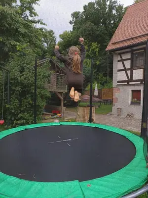 Ein Kinderspielbereich in der Unterkunft Ferienwohnung Hegemühle