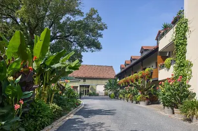 Ein Garten an der Unterkunft Ferienwohnung im Sonnenhof