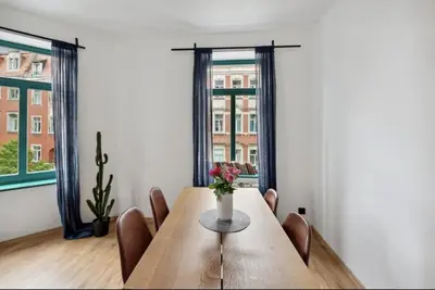 Ein Sitzbereich in der Unterkunft B OUR GUEST at NEW Vintage Chic Apartment