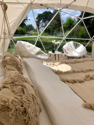 Ein Sitzbereich in der Unterkunft B OUR GUEST at Your cozy hideaway Dome near Dresden