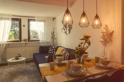 Ein Sitzbereich in der Unterkunft Goldrausch - Glanzvolle Ferienwohnung in Meißen am Lutherplatz