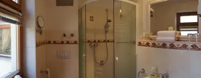Ein Badezimmer in der Unterkunft Hotel Villa Herzog