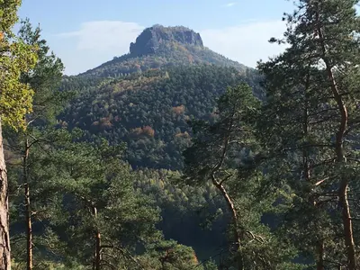 Ein allgemeiner Bergblick oder ein Berglick von der Ferienwohnung aus