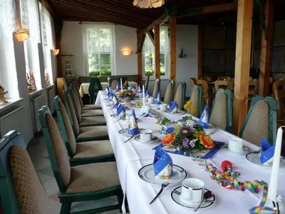 Ein Restaurant oder anderes Speiselokal in der Unterkunft Hotel Berghof