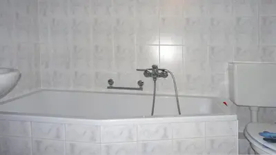 Ein Badezimmer in der Unterkunft Pirna/Dohna, 2 R.-Wohnung in Mehrfamilienhaus