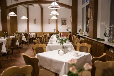 Ein Restaurant oder anderes Speiselokal in der Unterkunft Central-Hotel Torgau