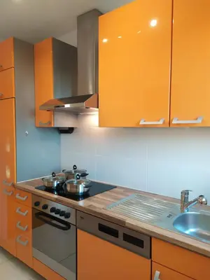 Küche/Küchenzeile in der Unterkunft Helles Apartment mit Balkon am Großen Garten nahe Stadtzentrum