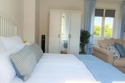 Ein Bett oder Betten in einem Zimmer der Unterkunft PB Ferienwohnungen - FeWo 5 - Stilvoll eingerichtetes Studio im Herzen Senftenbergs