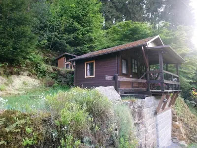 Das Gebäude in dem sich das Ferienhaus befindet