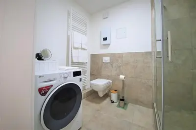 Ein Badezimmer in der Unterkunft PB Ferienwohnungen - FeWo 3 - Stilvoll eingerichtetes Studio im Herzen Senftenbergs