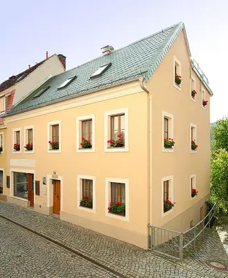 Das Gebäude in dem sich die Ferienwohnung befindet