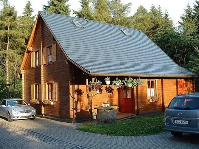 Das Gebäude in dem sich die Ferienwohnung befindet