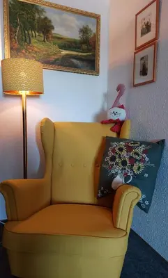 Ein Sitzbereich in der Unterkunft Hotel Zum Poppschen Gut