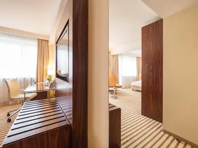 Ein Sitzbereich in der Unterkunft Hotel an der Oper