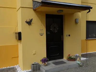 Eine Fassade oder ein Eingang zu Ferienwohnung Bella in Heidenau bei Dresden