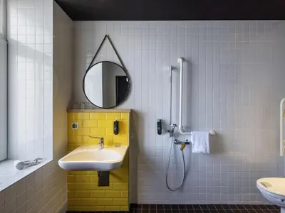 Ein Badezimmer in der Unterkunft ibis Styles Dresden Neustadt