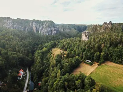 Naturlandschaft in der Nähe der Villa