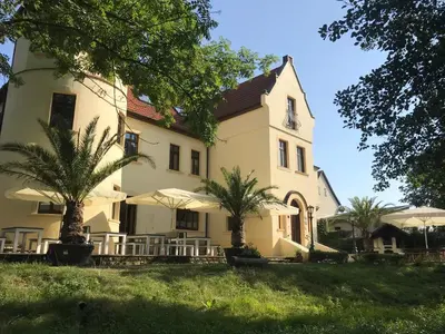 Ein Garten an der Unterkunft Parkschlößchen Hotel