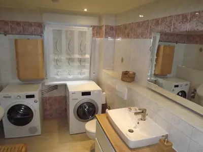 Ein Badezimmer in der Unterkunft Großzügige Ferienwohnung am Waldesrand im Seenland