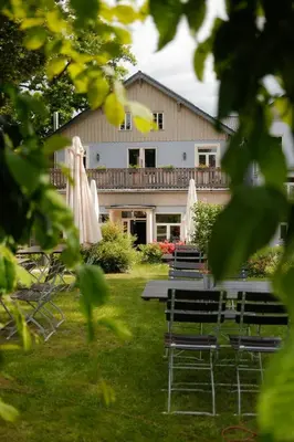 Ein Garten an der Unterkunft QUARTIER 5 Hotel & Restaurant, Sächsische Schweiz