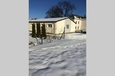 Elegantes Haus im Dresdner Süden im Winter