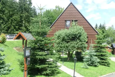 Ein Garten an der Unterkunft Ferienwohnung Heinrich