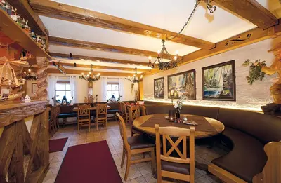 Ein Sitzbereich in der Unterkunft Naturhotel Gasthof Bärenfels